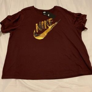 Women’s Nike Top
